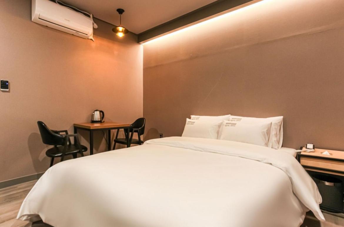 Hotel Band Пионтек Екстериор снимка